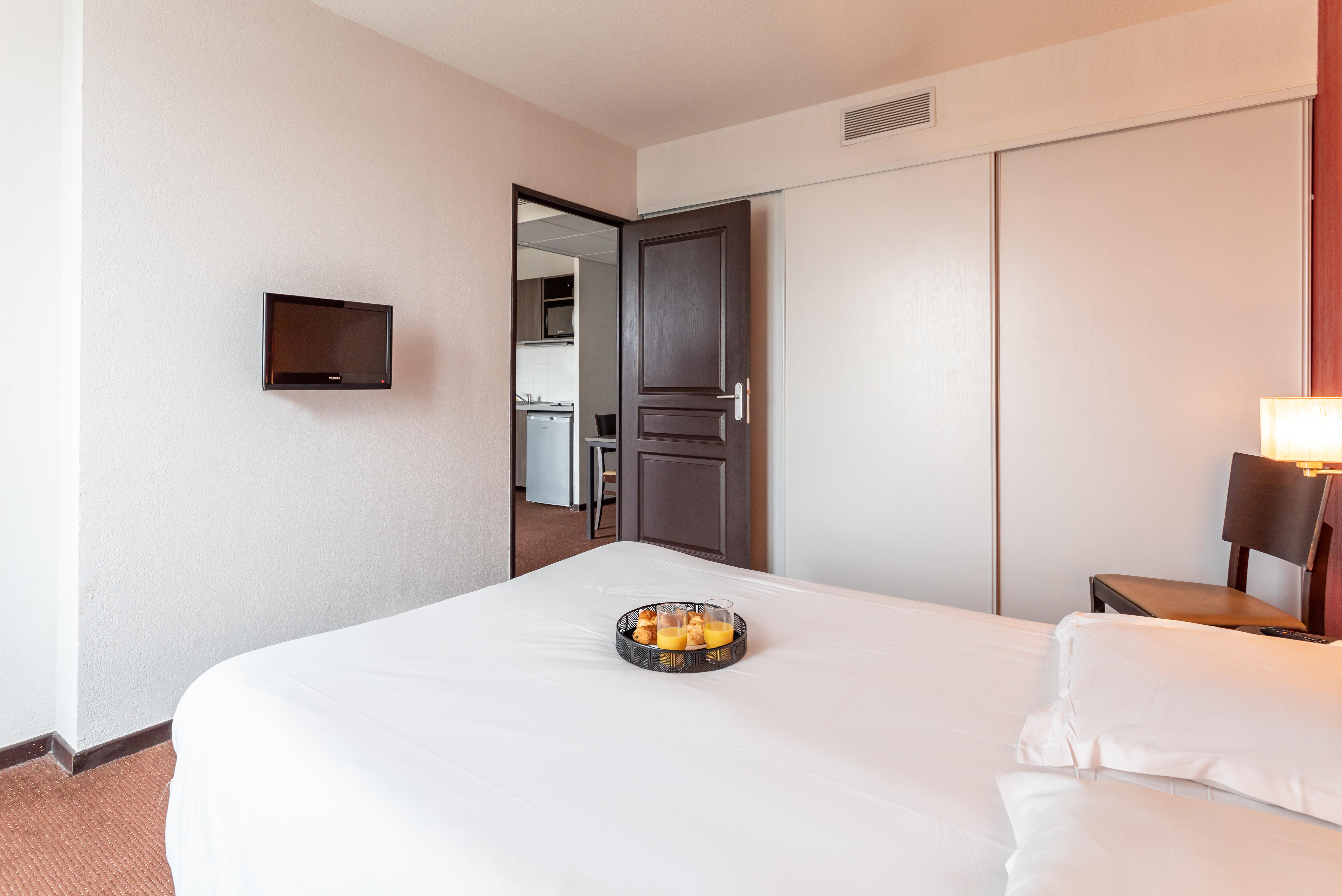 Comfort Aparthotel Nimes Centre Экстерьер фото