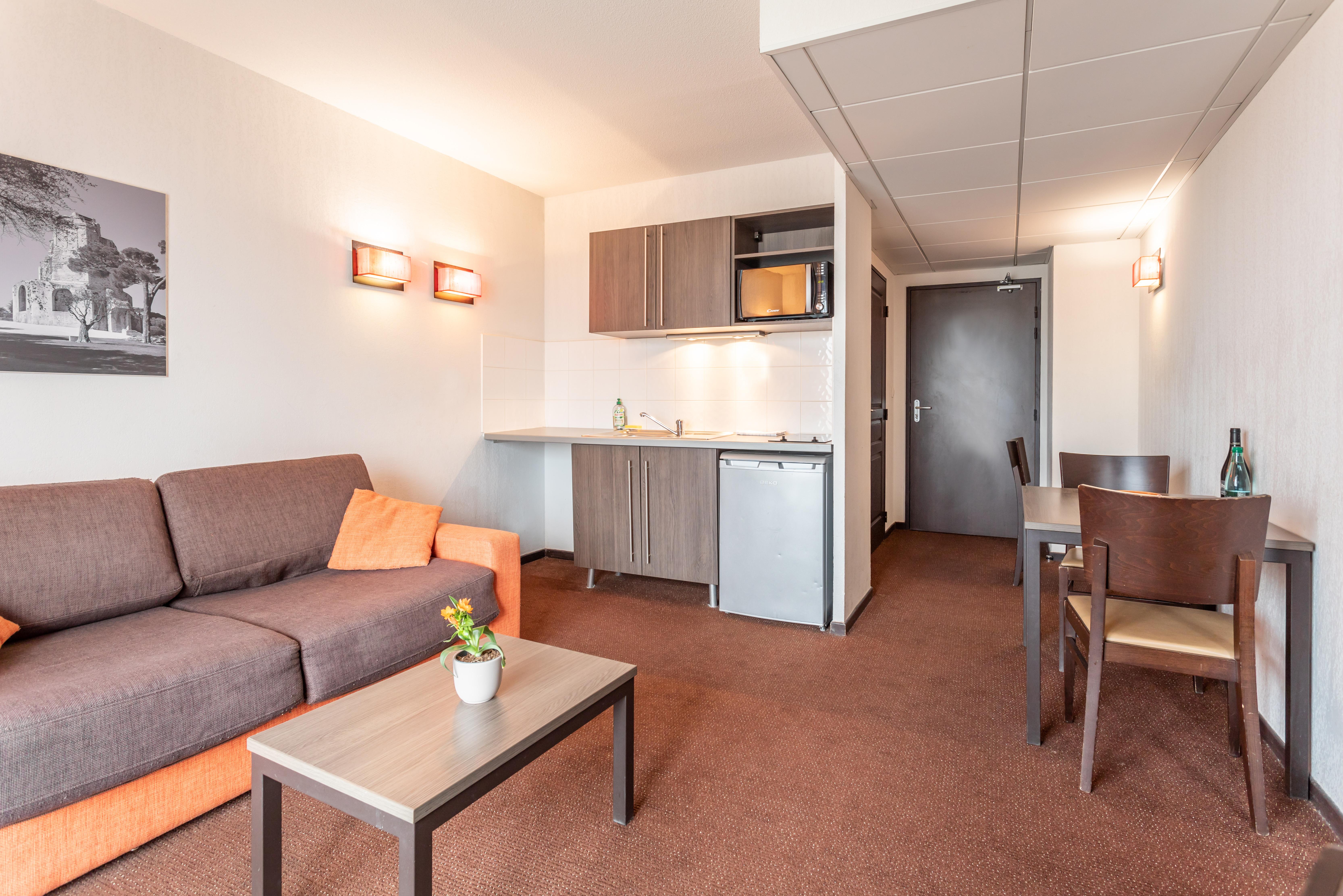 Comfort Aparthotel Nimes Centre Экстерьер фото