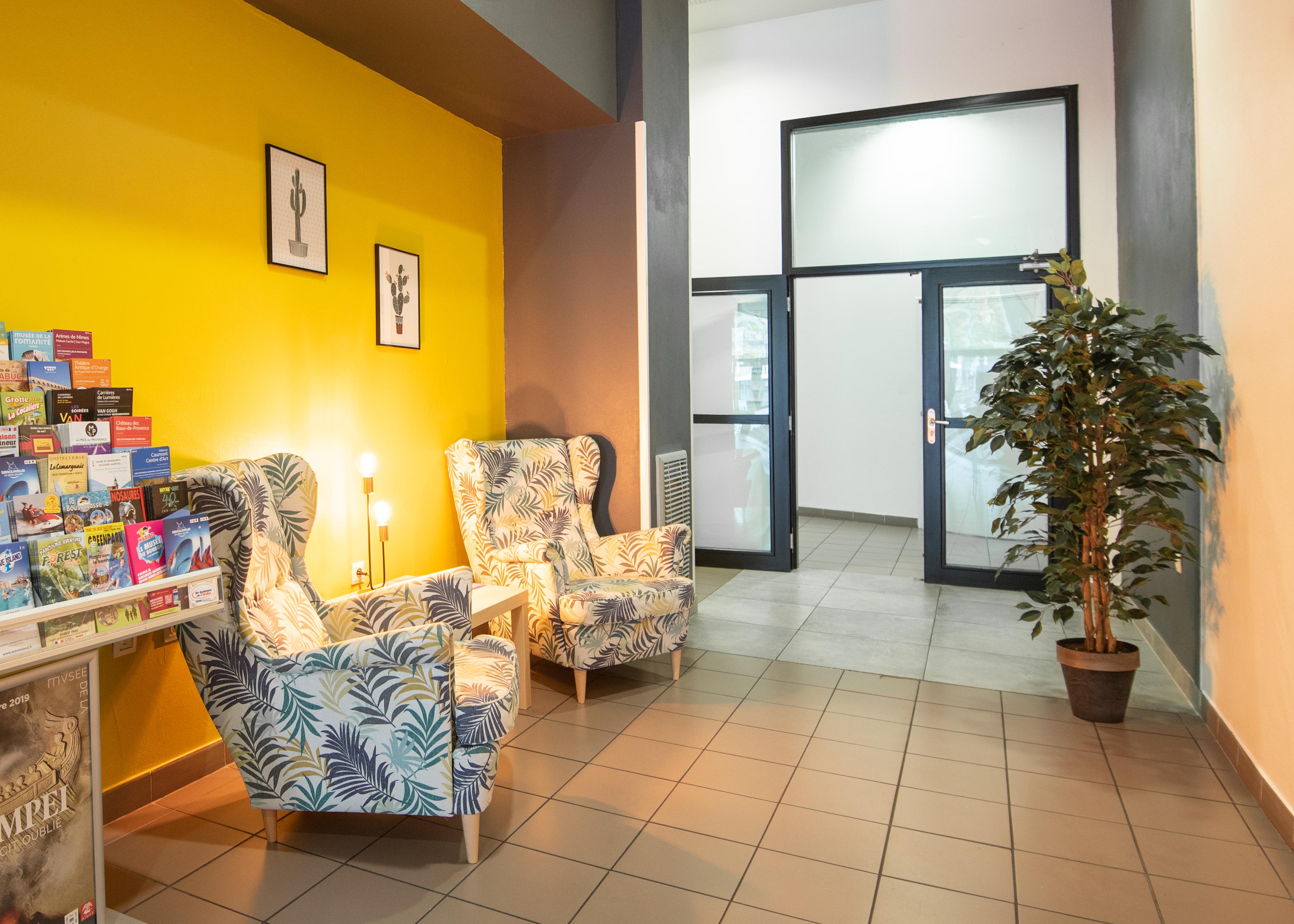 Comfort Aparthotel Nimes Centre Экстерьер фото