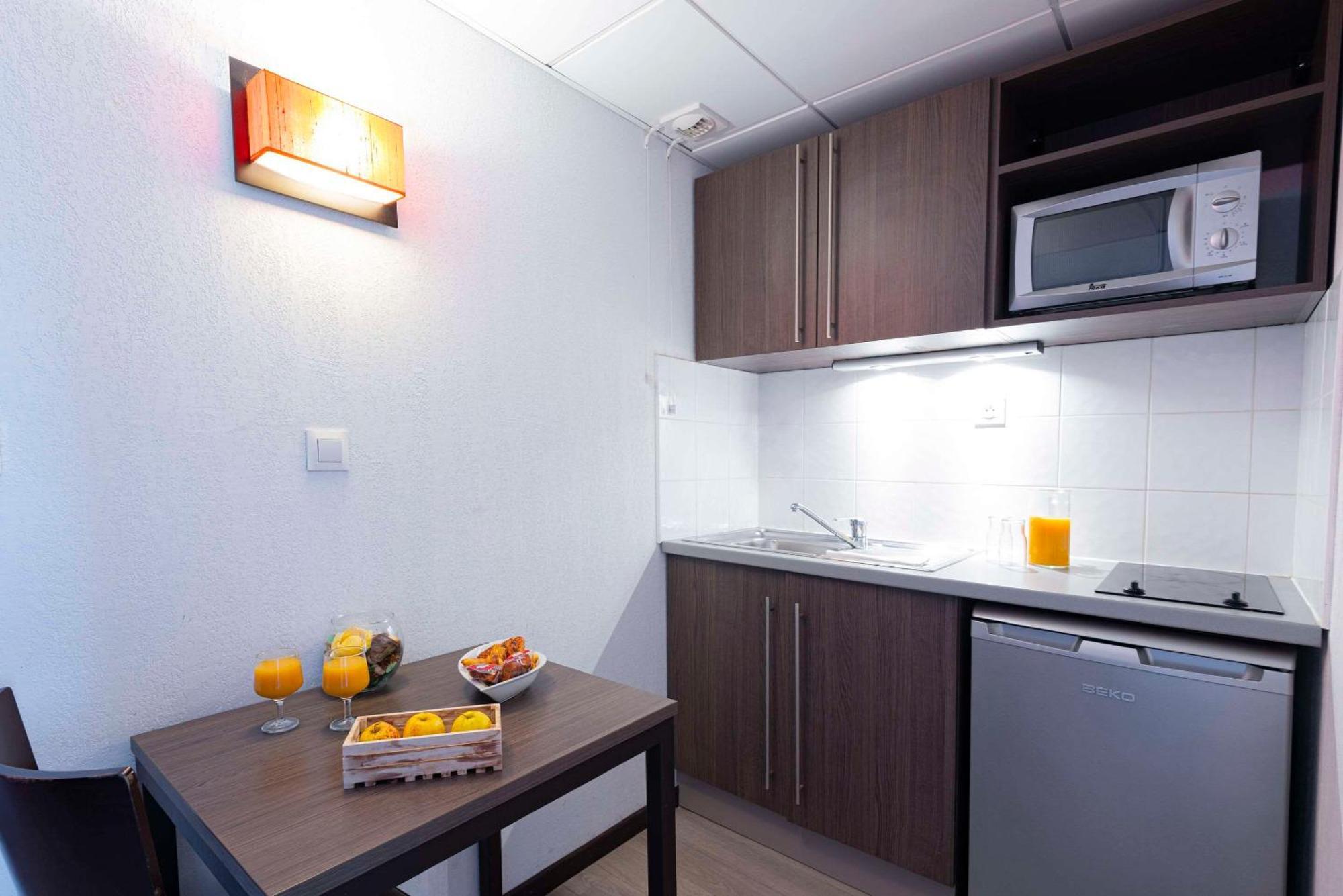 Comfort Aparthotel Nimes Centre Экстерьер фото