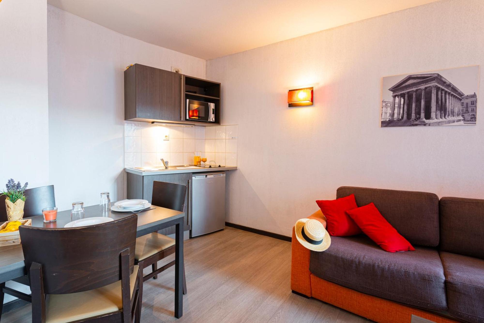 Comfort Aparthotel Nimes Centre Экстерьер фото