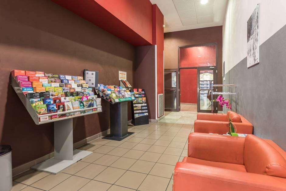 Comfort Aparthotel Nimes Centre Интерьер фото